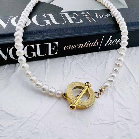 Signature Pearl Necklace