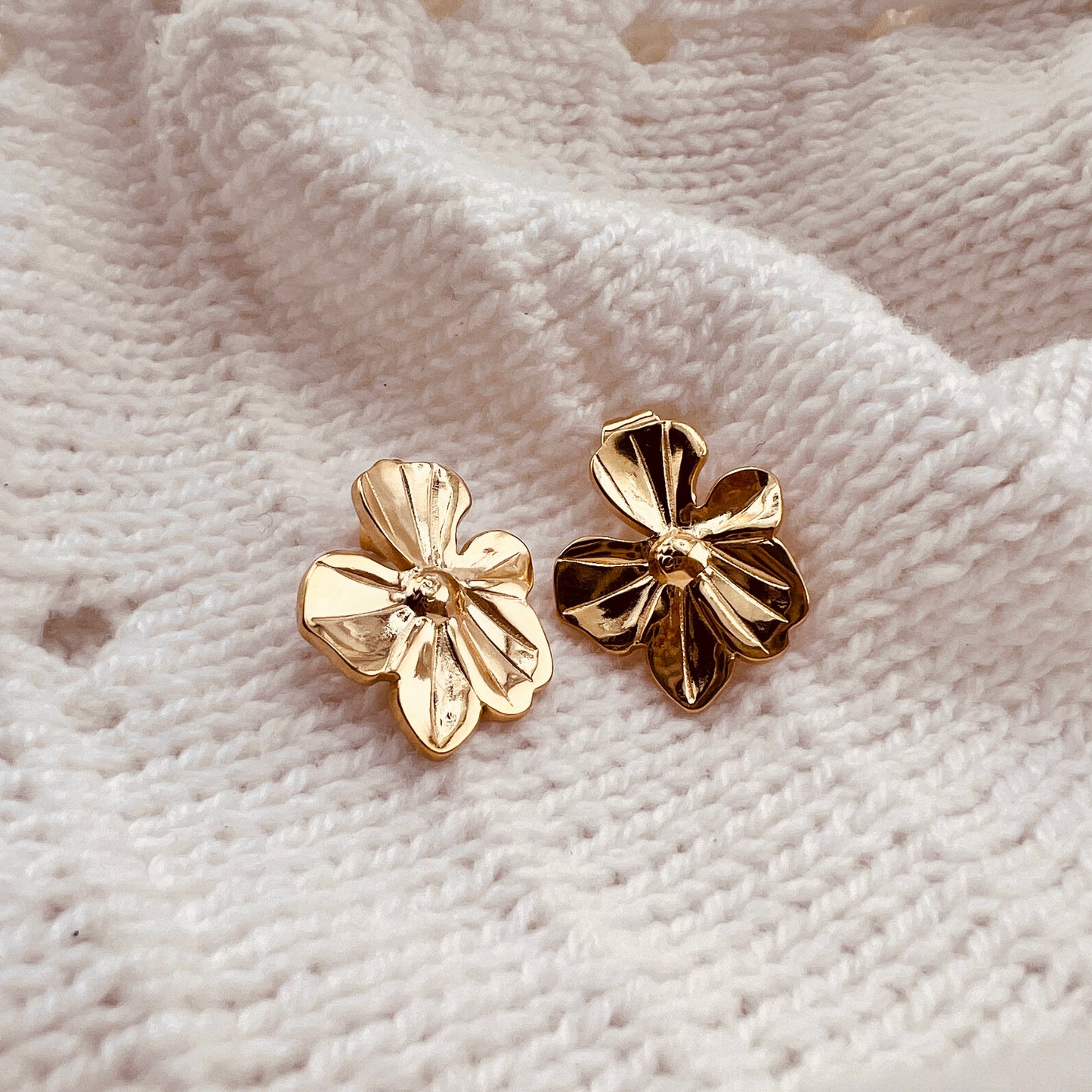 Flower studs